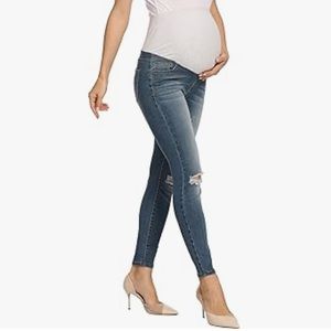 Gently used. Maternity Overbump Skinny Jeans Ripped Knees
Jeans. Size SMALL